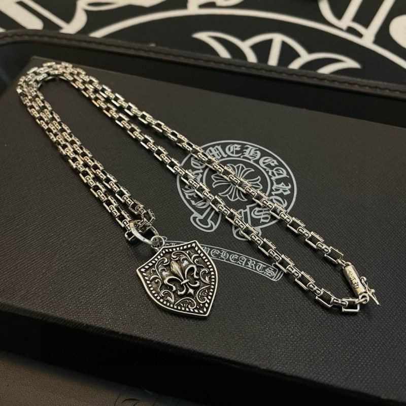 Ch*0me He**ts necklaces